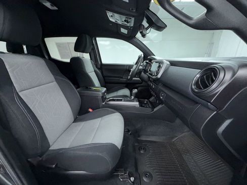 Certified 2023 Toyota Tacoma TRD Off-Road image 8