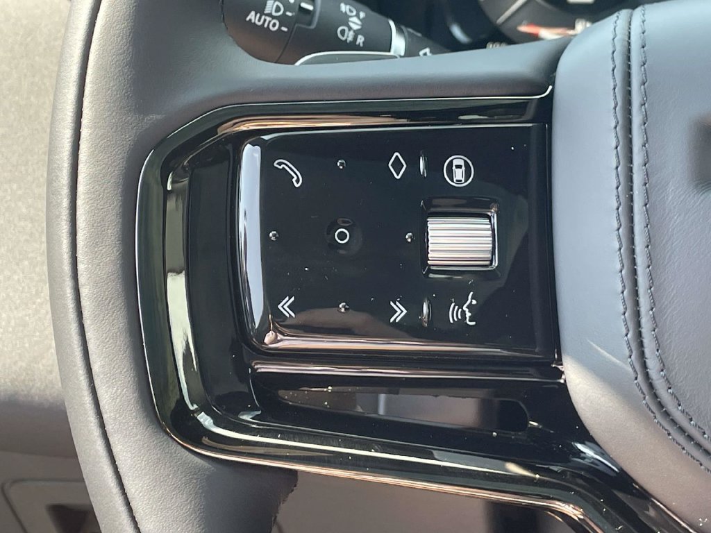 New 2026 Land Rover Range Rover Velar Dynamic SE AWD/4WD image 27