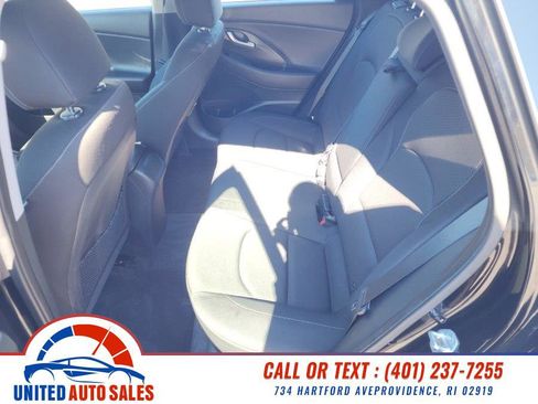 Used 2018 Hyundai Elantra GT image 10