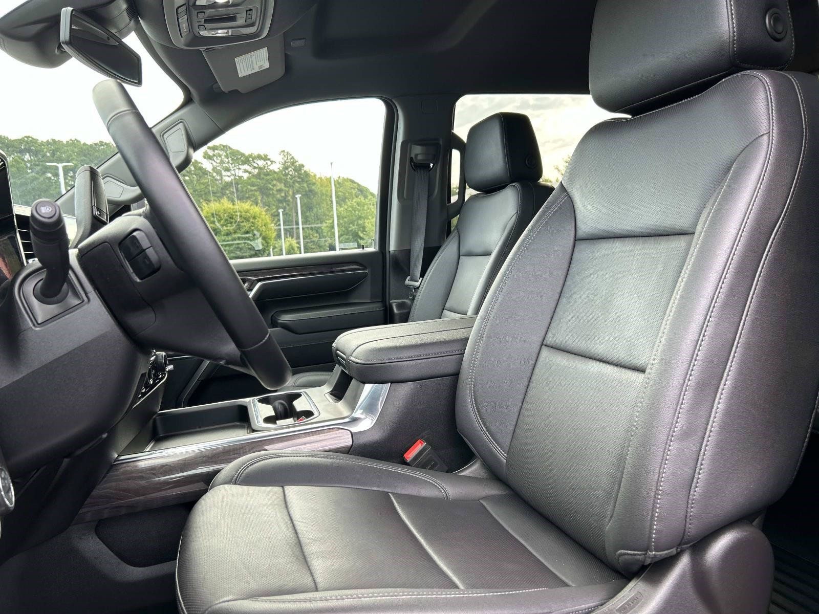 Used 2024 Chevrolet Silverado 2500 LTZ w/ LTZ Plus Package AWD/4WD image 19