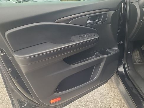 Used 2019 Honda Ridgeline Sport image 10