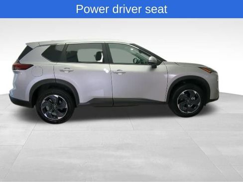 Used 2024 Nissan Rogue SV image 7