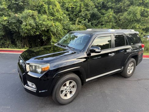 Used 2013 Toyota 4Runner SR5 w/ Convenience Pkg RWD image 1