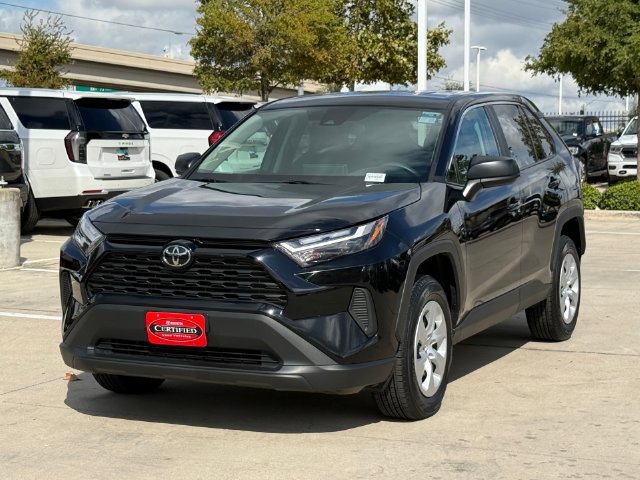 Used 2025 Toyota RAV4 LE AWD/4WD image 9