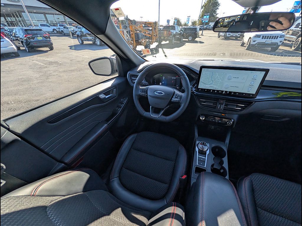 Used 2025 Ford Escape ST-Line w/ Equipment Group 301A FWD image 14