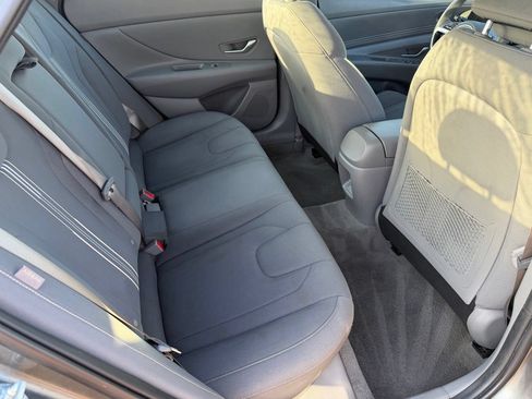 Used 2025 Hyundai Elantra SEL FWD image 32