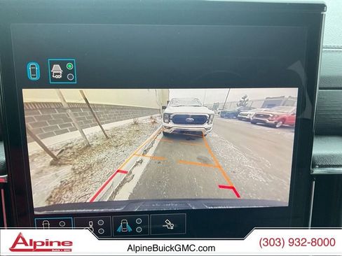 Used 2025 GMC Yukon Denali image 17