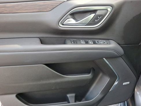 Used 2021 Chevrolet Suburban LT image 17