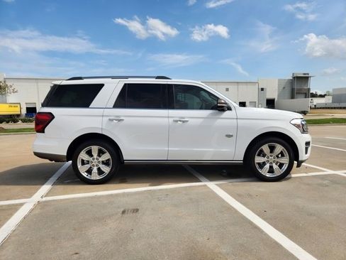 Used 2024 Ford Expedition King Ranch image 4