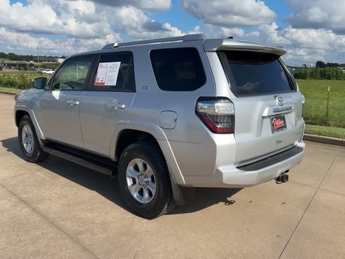 Used 2018 Toyota 4Runner SR5 RWD image 7