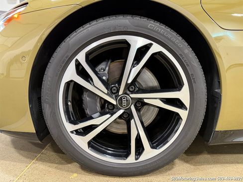 Used 2022 Audi e-tron GT Prestige w/ Prestige Package image 14