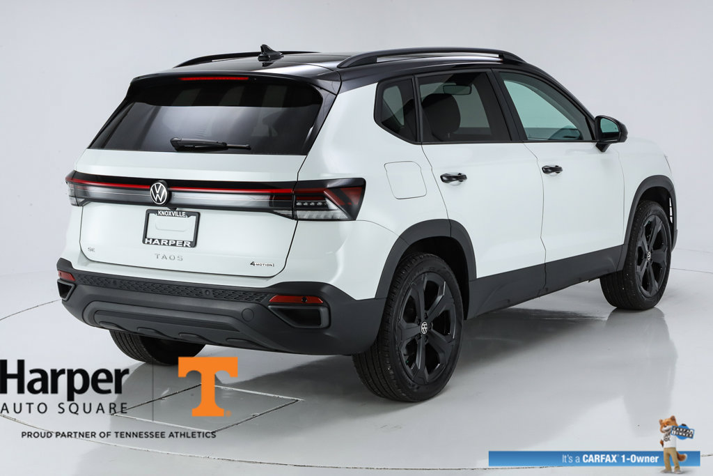 Used 2025 Volkswagen Taos SE AWD/4WD image 9