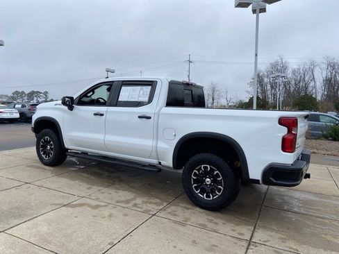 Used 2023 Chevrolet Silverado 1500 ZR2 image 7