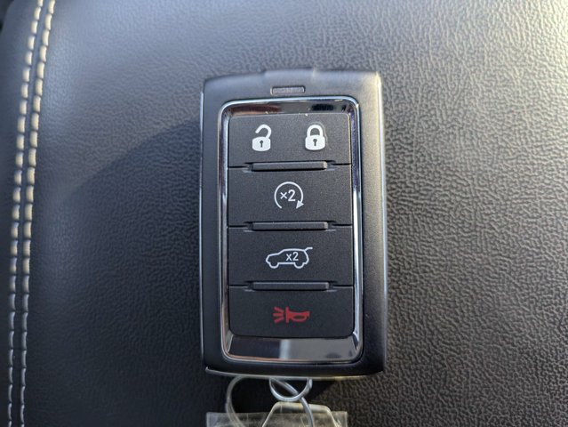 Used 2025 Jeep Grand Cherokee Limited AWD/4WD image 32