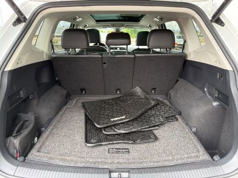 Certified 2022 Volkswagen Tiguan SE w/ Panoramic Sunroof Package AWD/4WD image 25