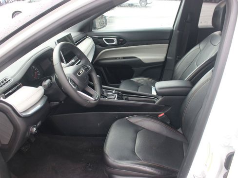 Used 2023 Jeep Compass Limited AWD/4WD image 14