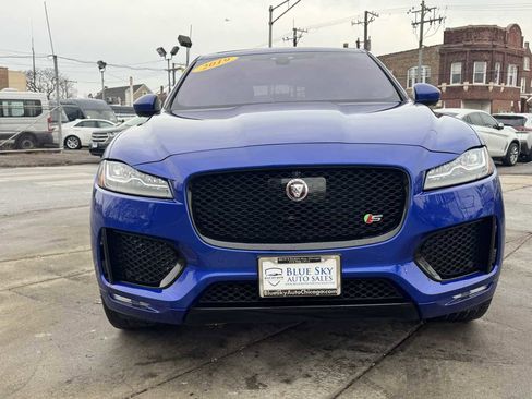 Used 2019 Jaguar F-PACE S image 2