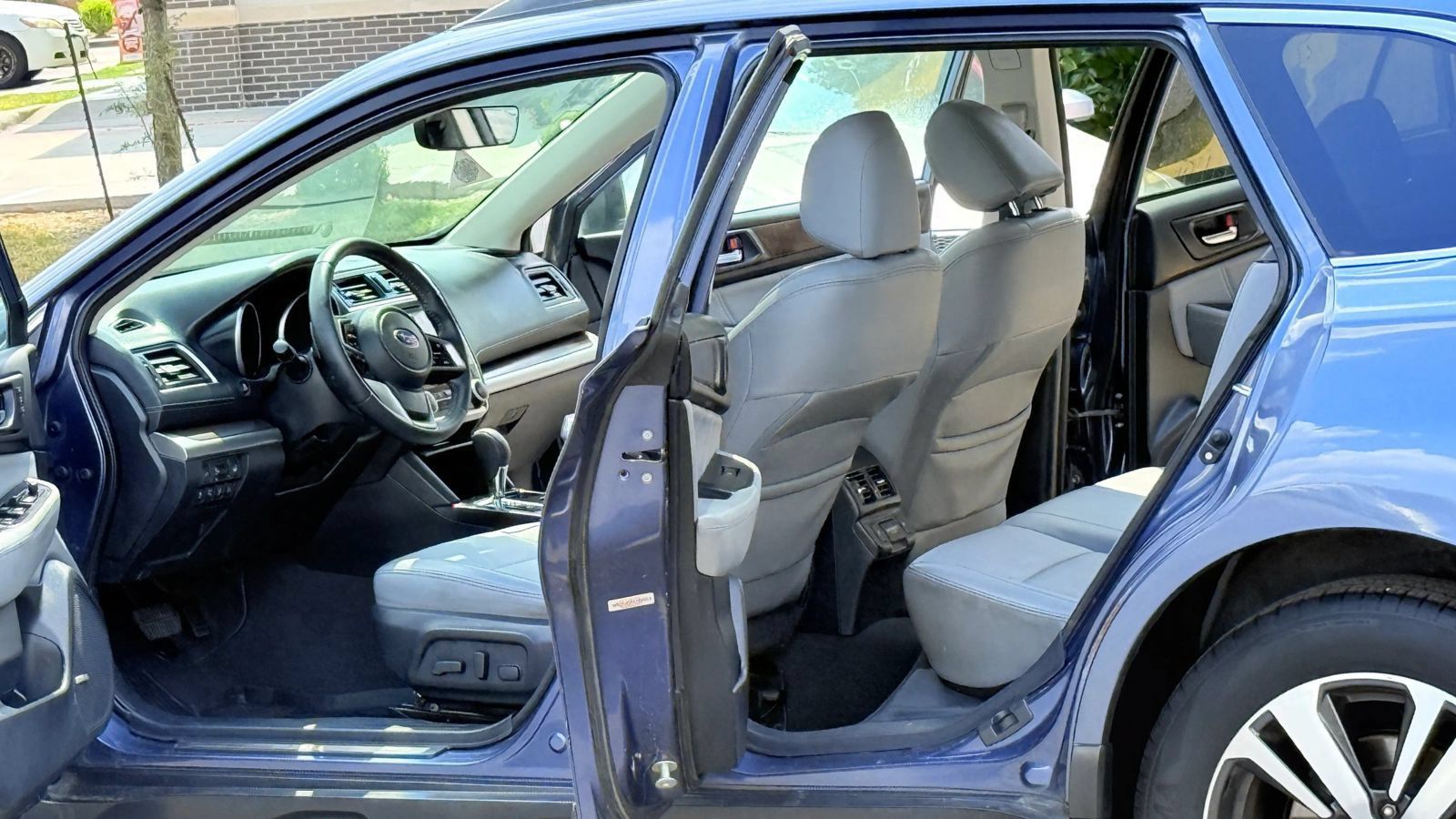 Used 2018 Subaru Outback 2.5i Limited AWD/4WD image 8