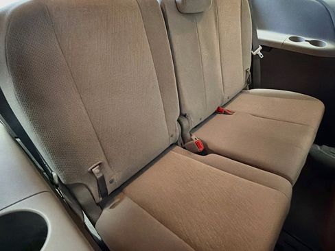 Used 2020 Toyota Sienna LE w/ Carpet Mat Package FWD image 14