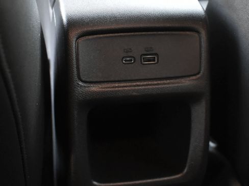 Used 2025 Chevrolet Trax RS w/ Sunroof Package image 12