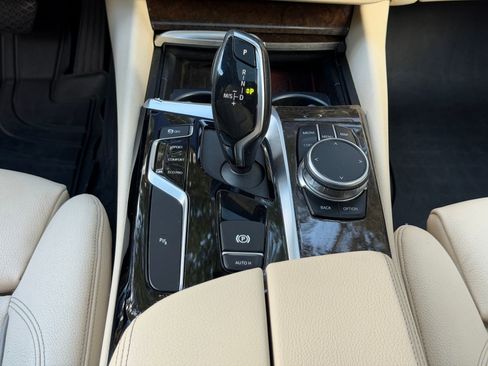 Used 2019 BMW 530i w/ Executive Package image 22