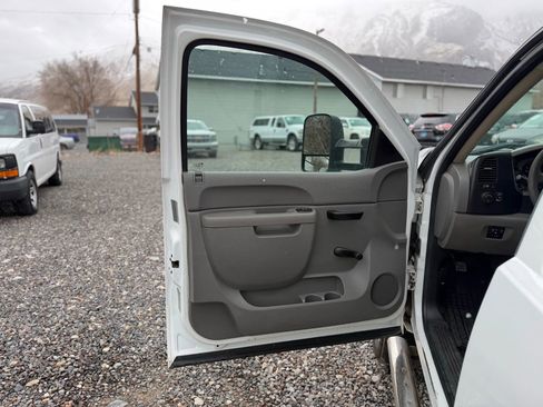 Used 2013 Chevrolet Silverado 3500 W/T image 40