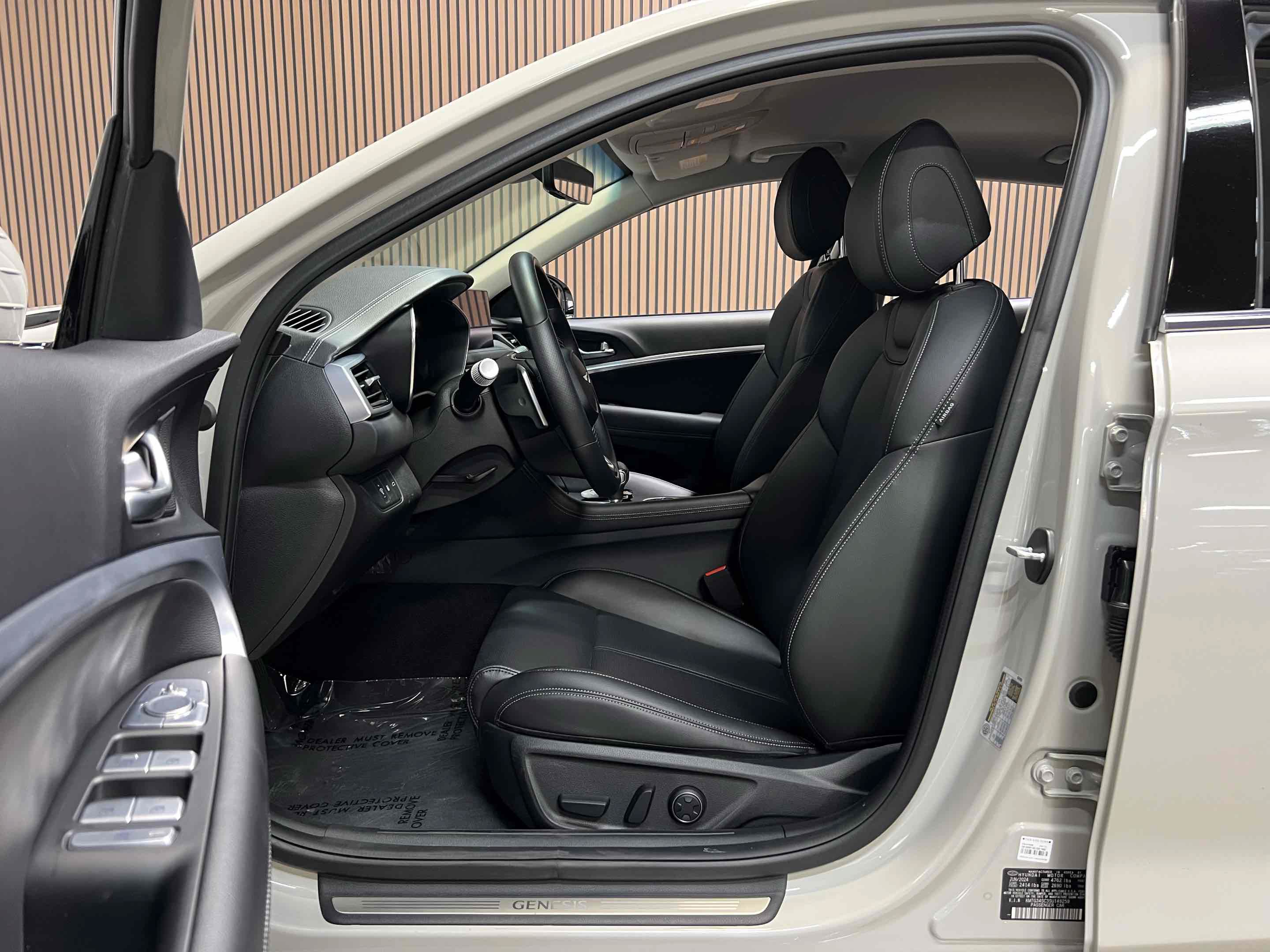 Used 2025 Genesis G70 2.5T RWD image 81