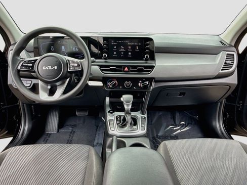 Used 2025 Kia Seltos LX AWD/4WD image 14