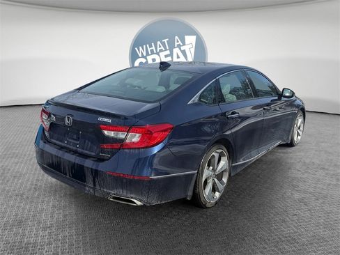 Used 2018 Honda Accord Touring image 3