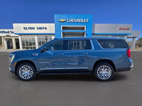 New 2026 GMC Yukon XL Denali w/ LPO, Floor Liner Package image 13