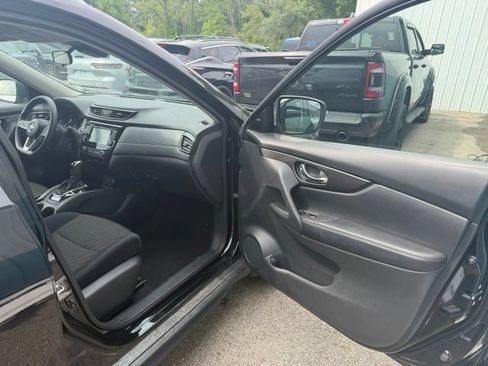 Used 2019 Nissan Rogue SV AWD/4WD image 11