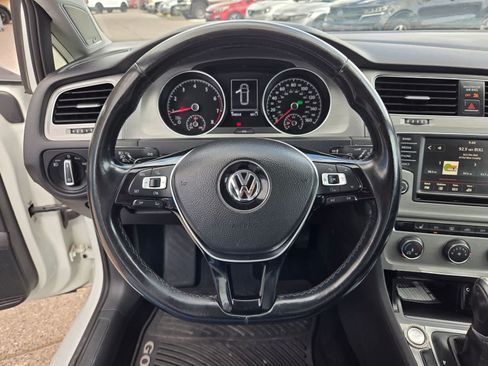 Used 2016 Volkswagen Golf SE FWD image 9