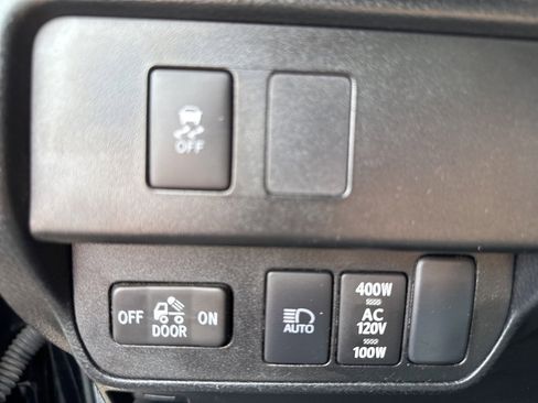 Used 2023 Toyota Tacoma TRD Off-Road image 29