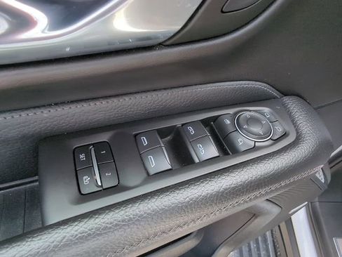 Used 2023 GMC Yukon Denali AWD/4WD image 14