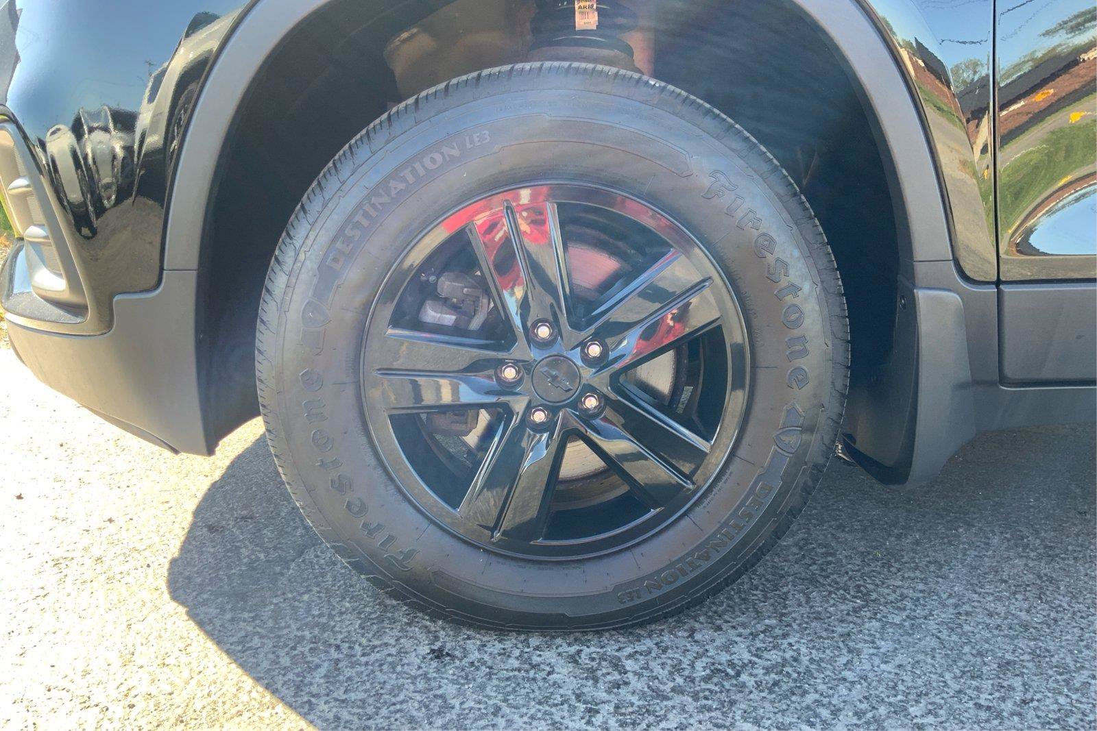Used 2019 Chevrolet Trax LS w/ Tint and Cruise Package AWD/4WD image 29
