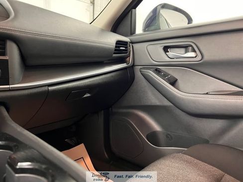 Used 2025 Nissan Rogue SV AWD/4WD image 39