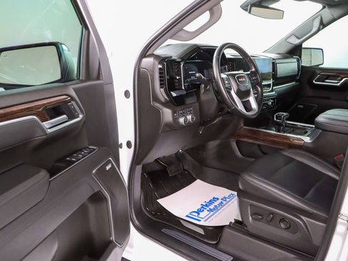 Used 2025 GMC Sierra 1500 Elevation w/ Elevation Premium Package image 3