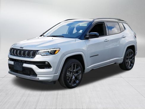 Used 2025 Jeep Compass Limited w/ High Altitude Package AWD/4WD image 3