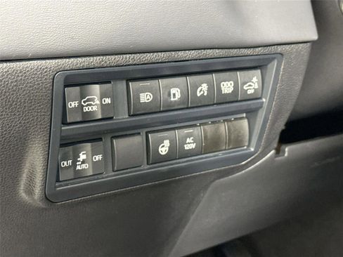 Certified 2025 Toyota Sequoia Platinum AWD/4WD image 16