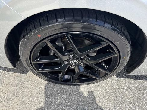 Used 2024 Honda Civic Sport image 11