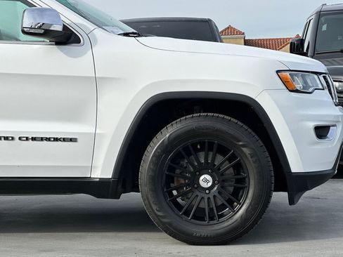 Used 2018 Jeep Grand Cherokee Limited image 35
