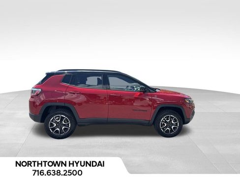 Used 2026 Jeep Compass Trailhawk AWD/4WD image 5