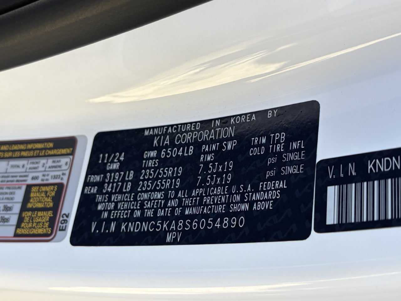 Used 2025 Kia Carnival EX FWD image 14