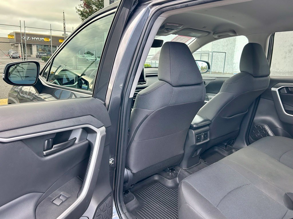 Certified 2023 Toyota RAV4 LE AWD/4WD image 11