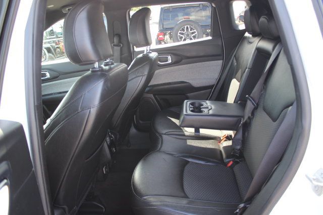 Used 2024 Jeep Compass Latitude AWD/4WD image 24