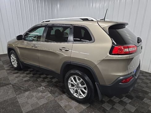 Used 2016 Jeep Cherokee Latitude w/ Cold Weather Group AWD/4WD image 7