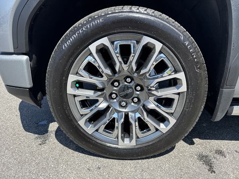 Used 2025 GMC Sierra 1500 Denali Ultimate AWD/4WD image 13