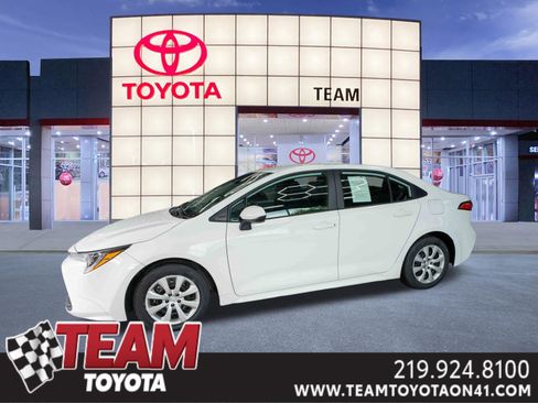 Used 2024 Toyota Corolla LE image 1