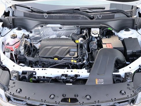 New 2026 Chevrolet Trax RS w/ Sunroof Package image 38