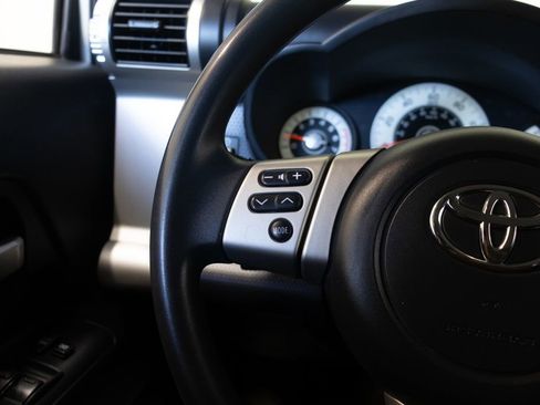 Used 2011 Toyota FJ Cruiser 4WD w/ Convenience Pkg image 25